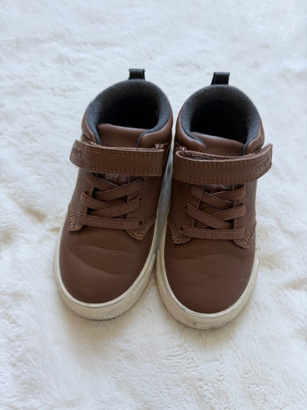 Carter’s Brown Hook-and-Loop High Top Sneakers. Size 8.